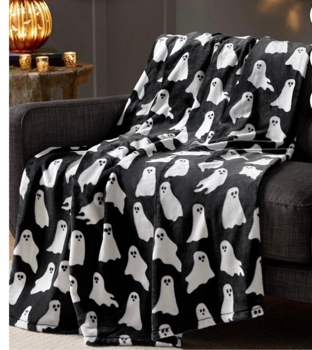 NWT Halloween Ghosts Plush Velvet Feel Throw Blanket Size 60'x70" Black/White